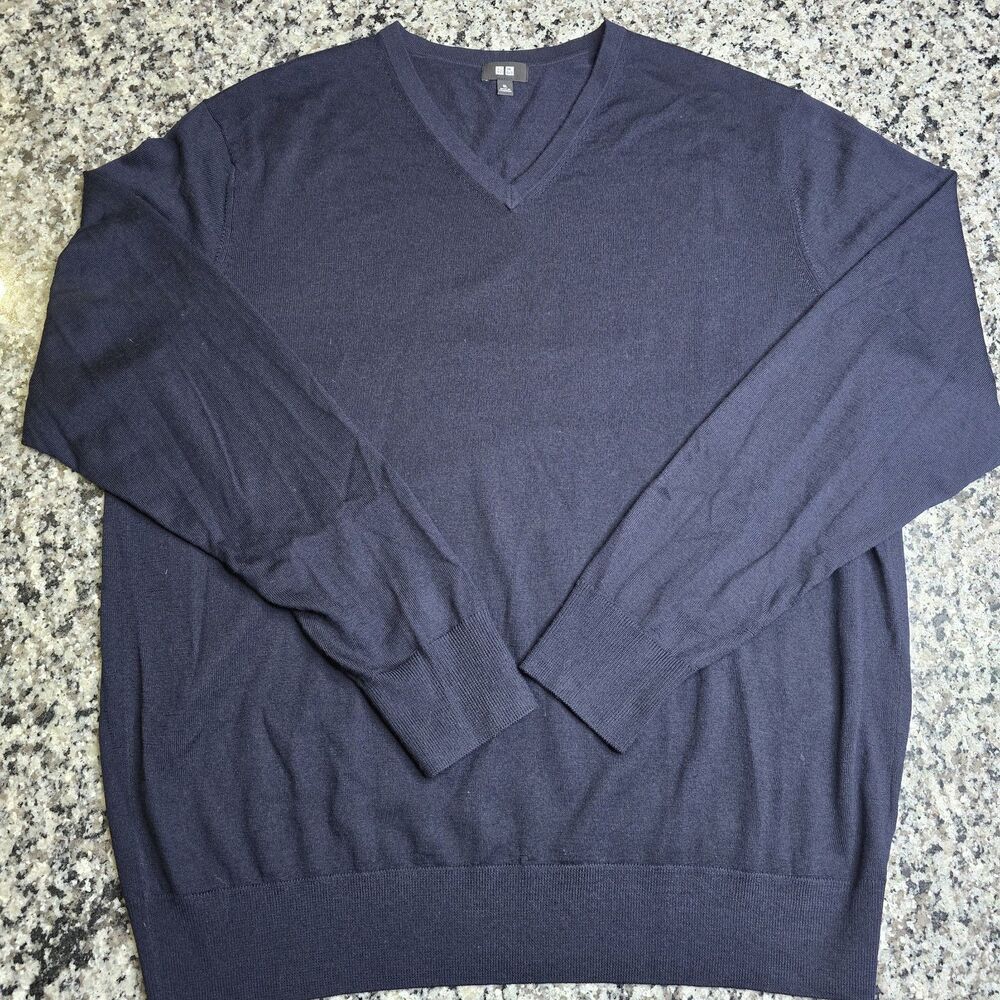 Uniqlo Men's V-Neck Sweater XL Black 100% Wool Lightweight Pullover Casual
